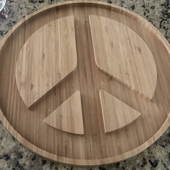 NATURAL LIFE Hippie Boho Bamboo Wood Charcuterie Serving Board Peace Sign NWT - Picture 11 of 16